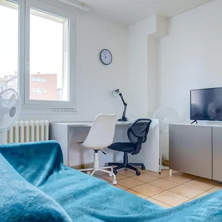 Le Soleil Levant Parking Facile